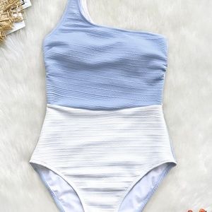 NEW with tags gorgeous, one shoulder swimsuit!